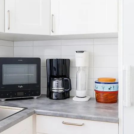 3bedroom, 82sq M Apt, Newly Renovated *