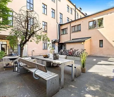 3bedroom, 82sq M Apt, Newly Renovated Lejlighed
