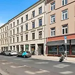 3bedroom, 82sq M Apt, Newly Renovated